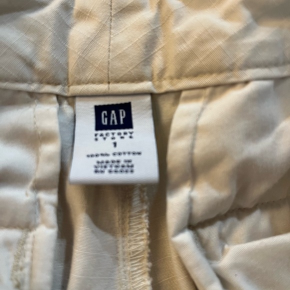 Gap Cream Natural Cargo Shorts size 1 - Picture 2 of 3